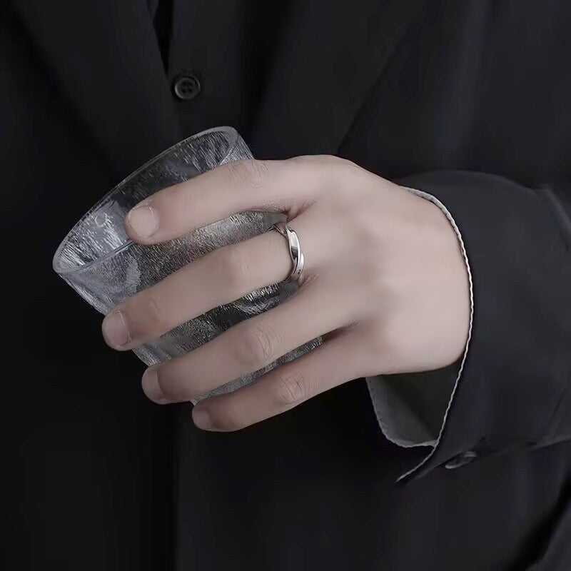 Cold style Mobius ring titanium steel trendy niche couple ring non-fading ring personality jewelry