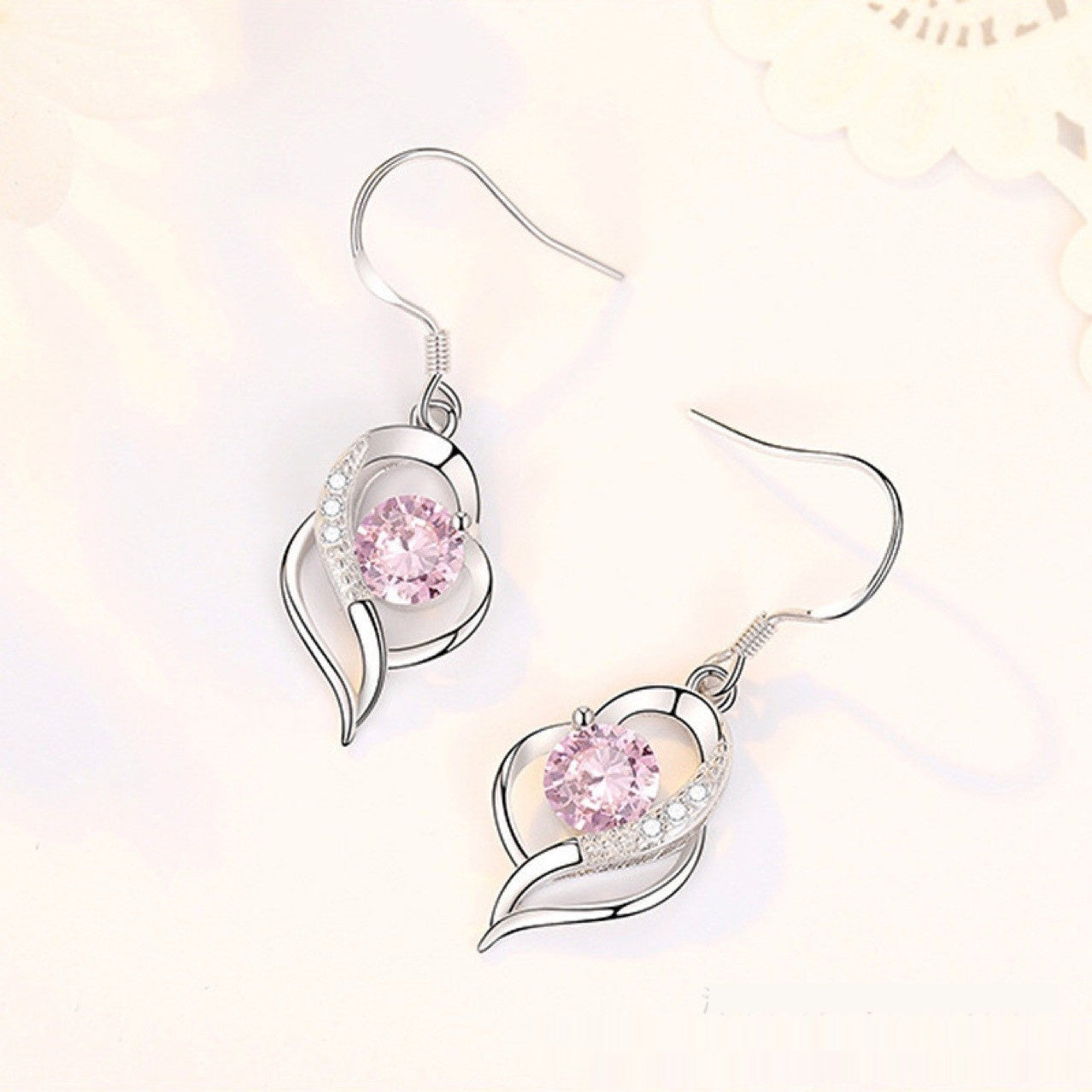 Micro Inlaid Zircon Simple Personality Elegant Heart Ear Hook